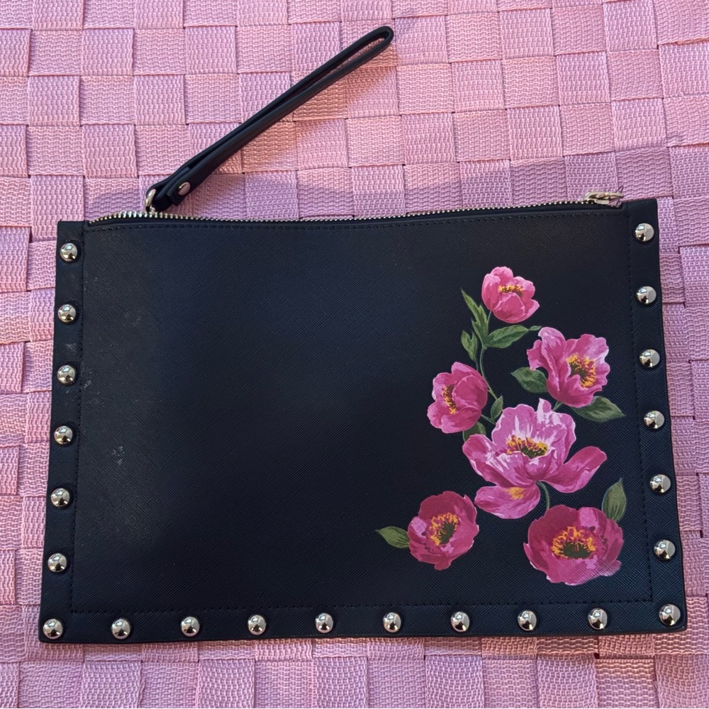 🌸　Studded Black Clutch with vibrant Pink Floral design. 🌸